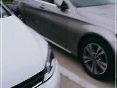 -奕欧来上海购物村停车场