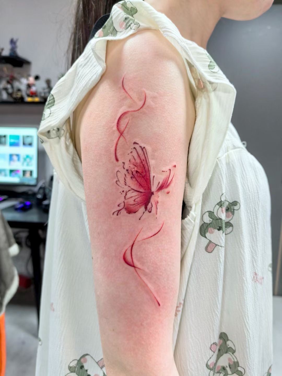 🍷没有人能拒绝这支酒红蝴蝶🦋泰酷辣❗️❗️