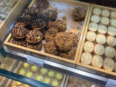 -拢香糕点(万达店)
