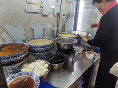 -何老二卤汁凉粉