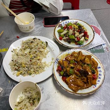 「小民大排档」「光谷/鲁巷」 下午五点多到楼上基本上