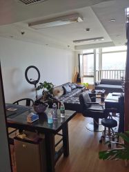 -SNOW TATTOO STUDIO