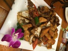 馕炒肉-东方亚克西餐厅(西康路店)