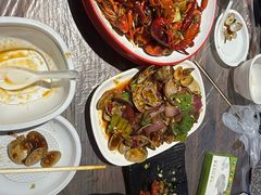 -老街烧烤大排档·地道湖北菜·龙虾馆(汉口火车站店)