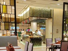 -广州万富希尔顿酒店·感趣自助餐厅·金秋蟹宴生蚝海鲜刺身