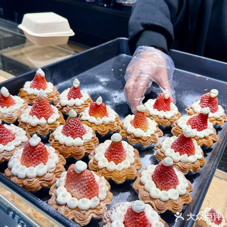 温州印象城！圣诞雪屋太超前了吧…