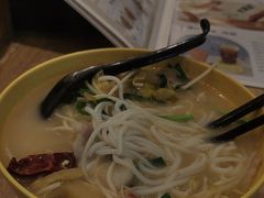-谭仔米线(皇庭广场店)