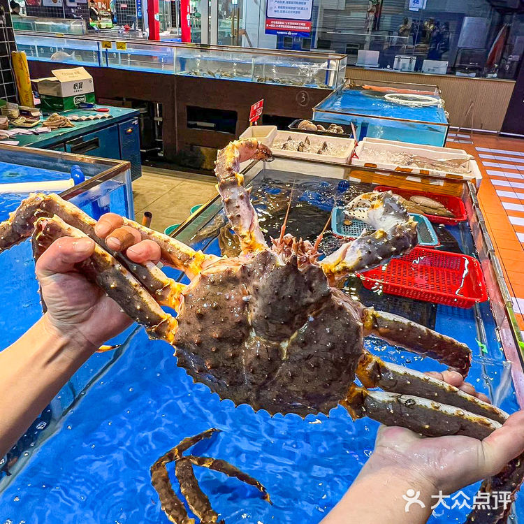 广东人吃海鲜追求一个“鲜”字蒸汽火锅吃过的人都懂