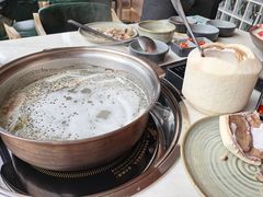 -喃喃椰·糟粕醋·椰子鸡火锅(七堡花园店)