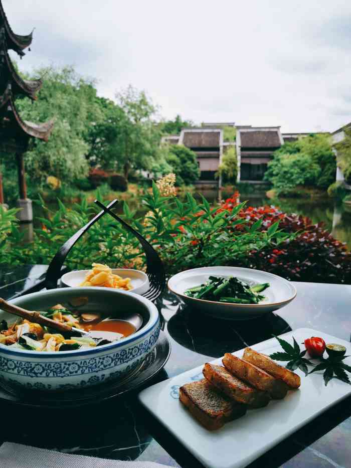 悦榕庄白云中餐厅-"西溪天堂内,有个中式酒店-悦榕庄,写着小.