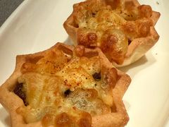 芝士牛肉蛋挞-左庭右院鲜牛肉火锅黑金店(陆家嘴中心店)