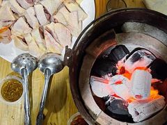 炭炉果鸡煲-威邵鸡煲(西华路总店)