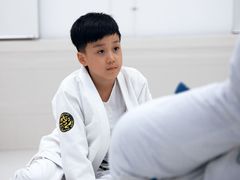 -菠萝格斗巴西柔术训练馆
