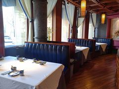 -八府香鸭·啫啫煲(华山路店)