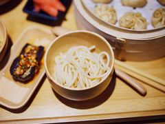 酸菜包子-一两饭川味素食餐厅