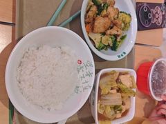 -老乡鸡(上海巴黎春天浦建店)