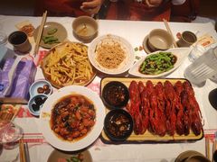 -肥肥虾庄·金牌油焖大虾(汉街SKP店)