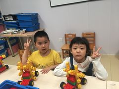-爱乐梵国际儿童教育中心(古美店)