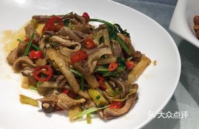 Sour Radish with Pig Tripe