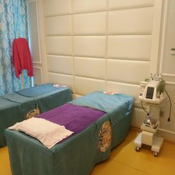 -悦芳庭美肤美体品牌集合店