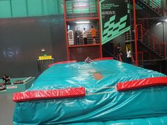 -极限PLAY运动娱乐新世界·团建派对潮玩休闲馆·室内蹦极高空游乐园