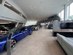 -深圳锦龙奥迪4S店(前海店)