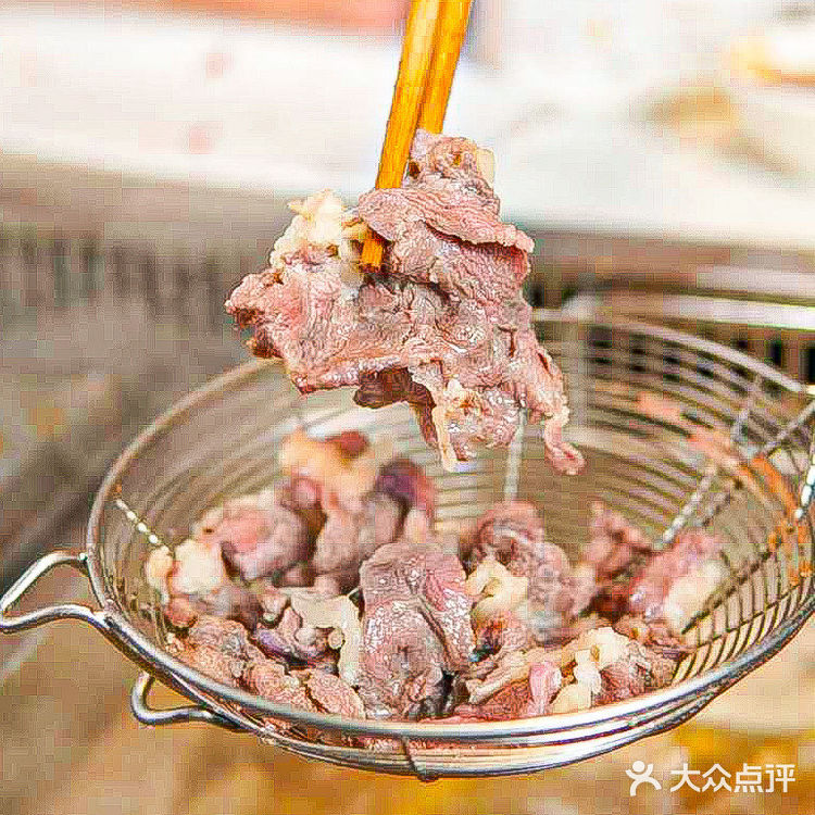 在潮汕!!香港人都爱吃的牛肉火锅!巨好吃!