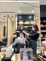 -HAIR CORNER