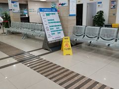 -上海大学附属上海和平眼科医院