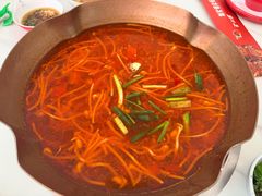 -毛辣果·贵州红酸汤牛肉火锅(西单店)