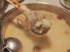 -三人行骨头王火锅(长寿店)