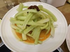 凉拌西芹-西部范小生鲜炒大盘鸡(渭南店)