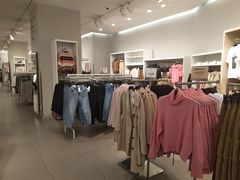 -H&M(乐客城夏庄路店)
