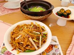干炒牛河-顺风汤馆·广府粤菜(江宸天街店)