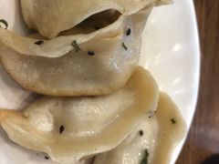 老上海鲜肉锅贴-王中王餐厅(东安路店)