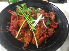 -虾弄弄海派小龙虾·牛羊蝎子火锅