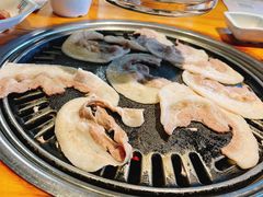 精品五花-唯成•韩国炭火烤肉 유성고기