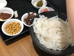 -阿香米线(大唐西市大润发店)