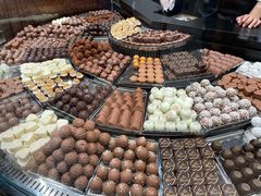 -Laderach 莱德拉(上海环贸iapm店)