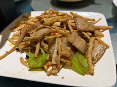 酸笋炒牛肉-美极鲜食坊(宝安南路店)