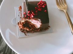 -UNI UNI(环亚凯瑟琳店)