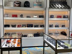-万物奢潮中古奢侈品(青岛店)