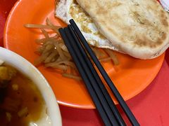 烧饼夹鸡蛋-老北京豆汁店