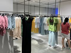 -URBAN REVIVO(欢乐海岸购物中心店)