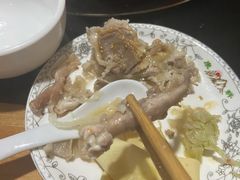 -果松木炭酸菜铜火锅·外婆参鸡汤