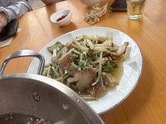 -大众跷脚牛肉馆·非遗传承单位(峨眉山店)