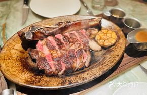 Butter-Aged Wagyu Tomahawk A2 (1kg)
