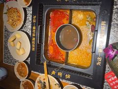 -老牌坊云南鱼豆花火锅(哈西万达店)