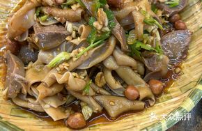Steamed Crispy Intestine Duck Kidney