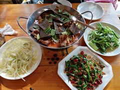 -临江餐馆二楼美食部落